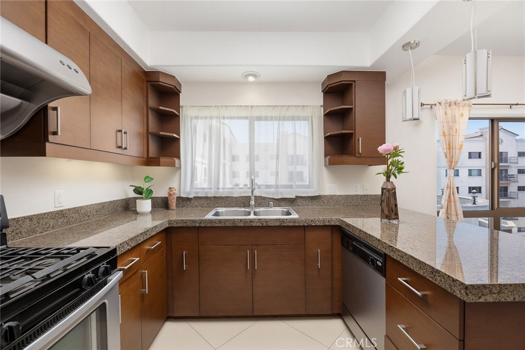600 N Atlantic Blvd 502 Property Photo 5