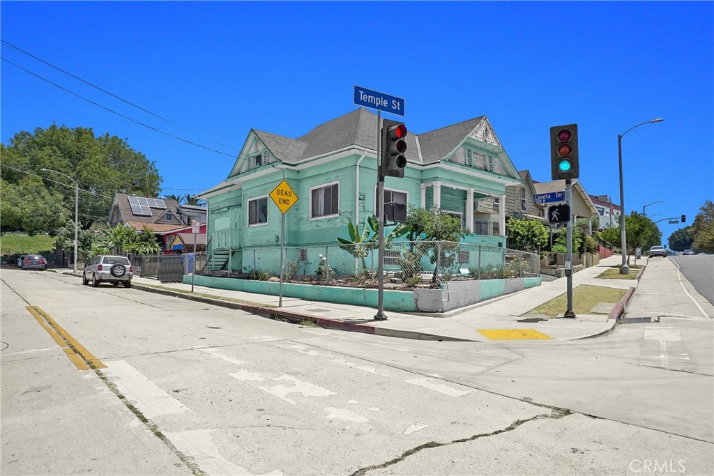 1465 W Temple Street Property Photo 3
