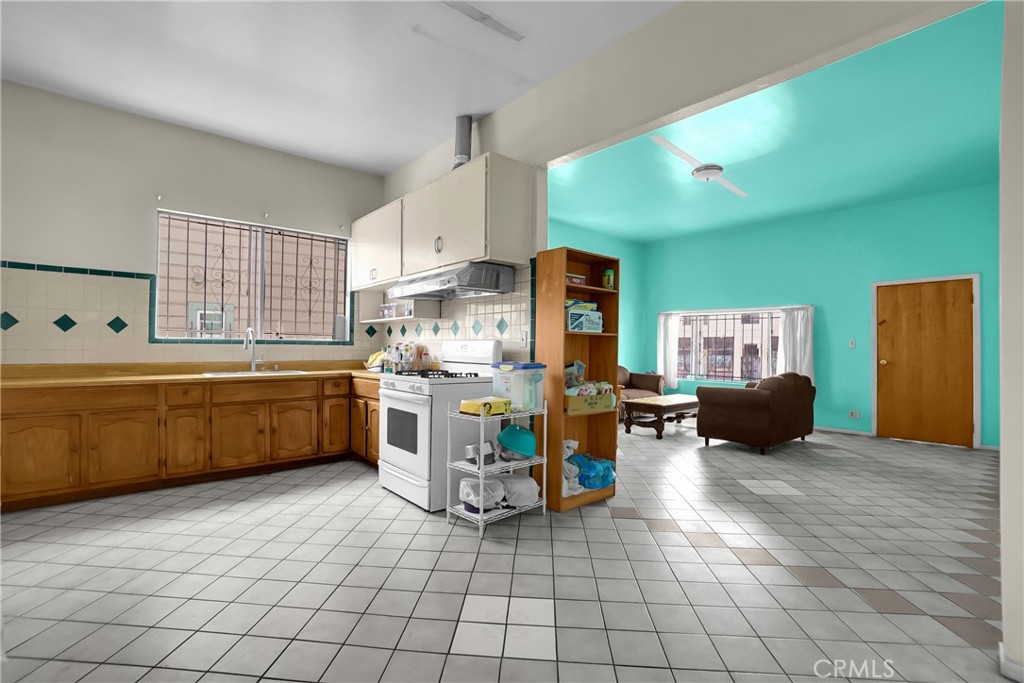 1465 W Temple Street Property Photo 13