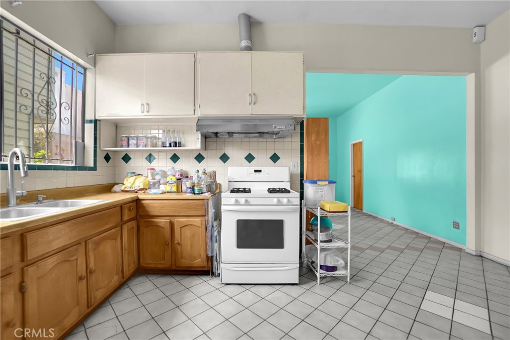 1465 W Temple Street Property Photo 14