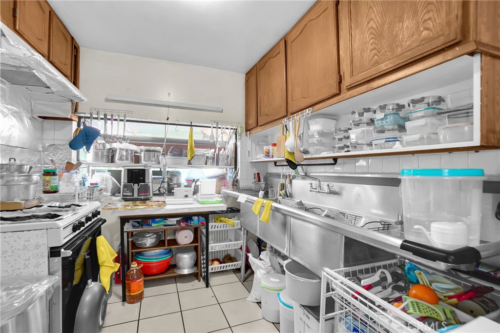 1465 W Temple Street Property Photo 44