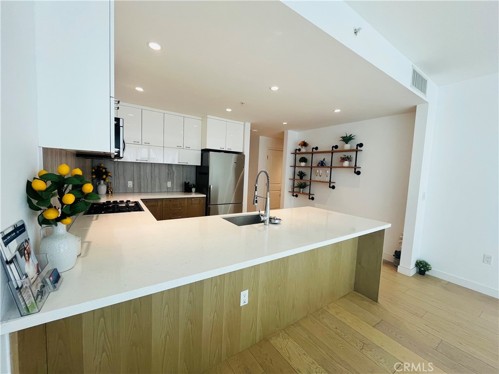 400 S Broadway 814 Property Photo 1