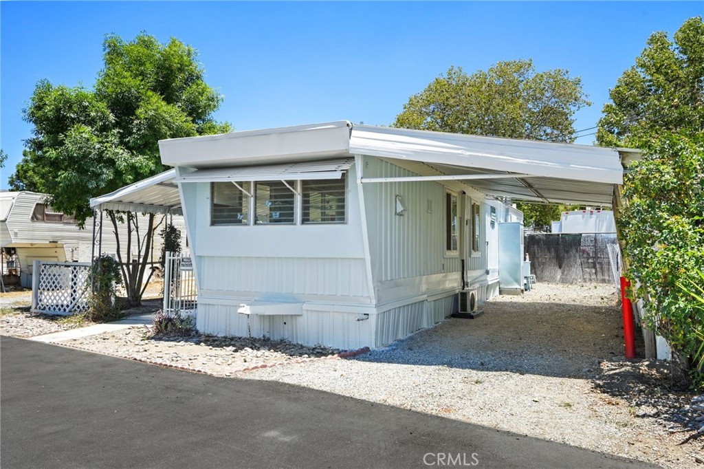 2150 S San Jacinto Avenue 28 Property Photo 4