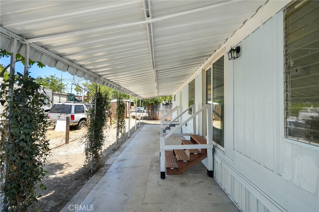 2150 S San Jacinto Avenue 28 Property Photo 6
