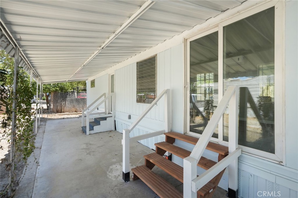 2150 S San Jacinto Avenue 28 Property Photo 7