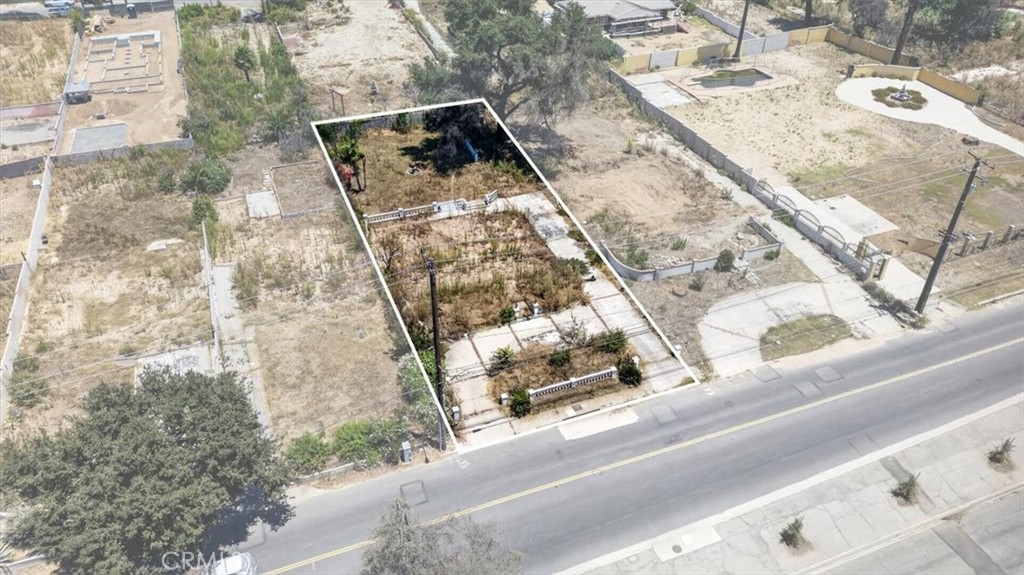 41 E Altadena Property Photo 3
