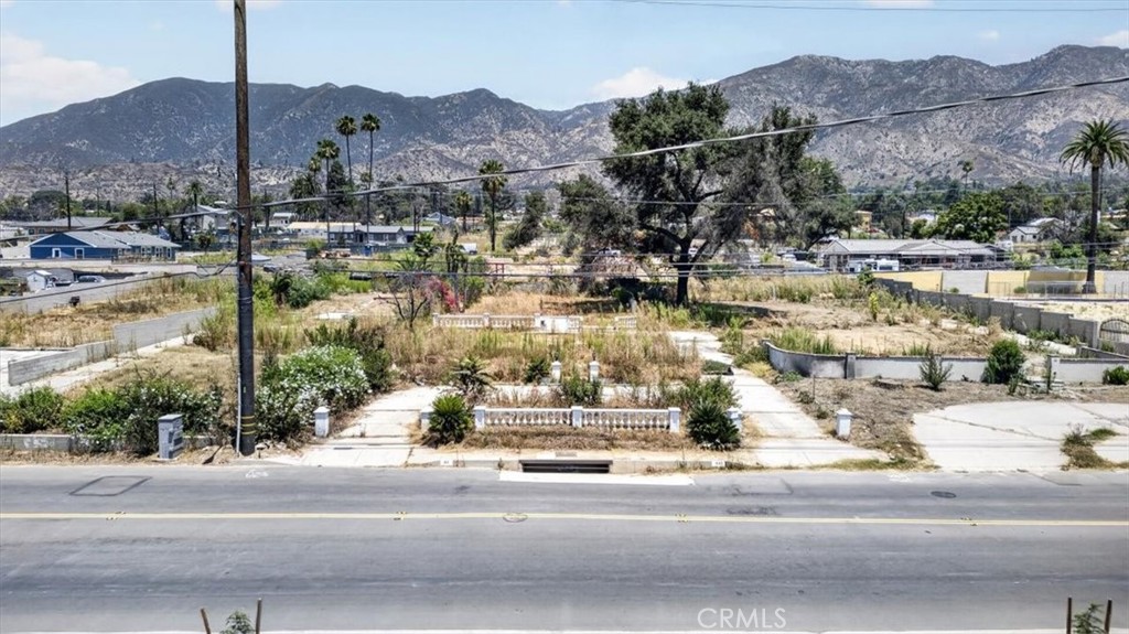 41 E Altadena Property Photo 8