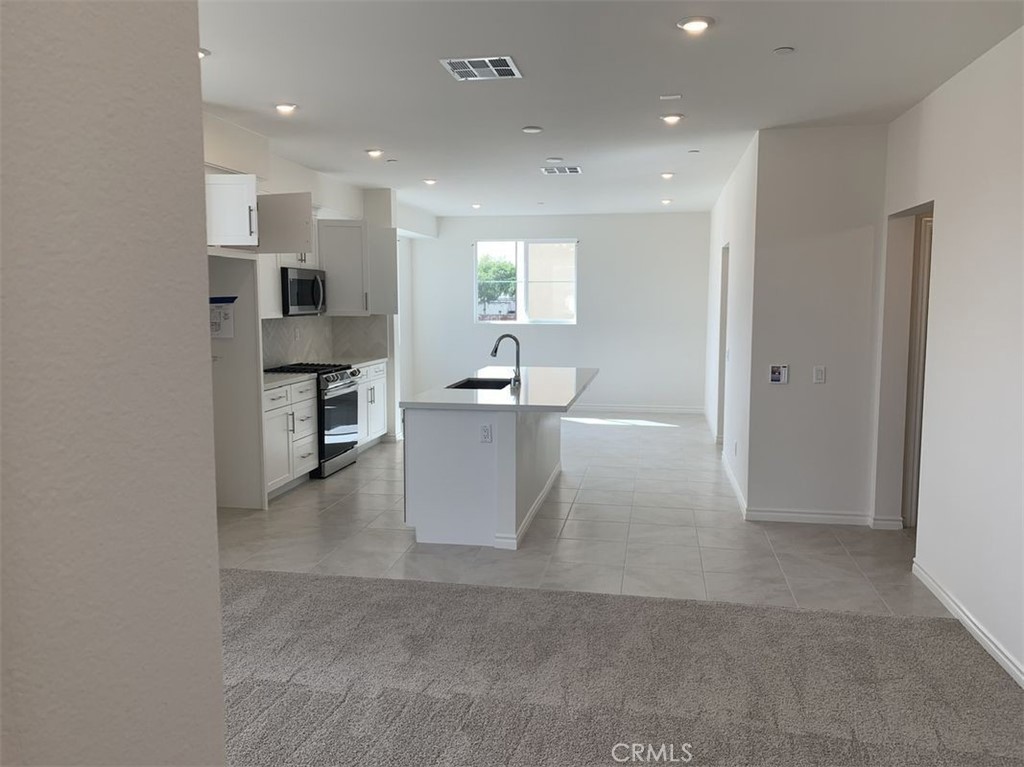 11456 Artesia Property Photo 2