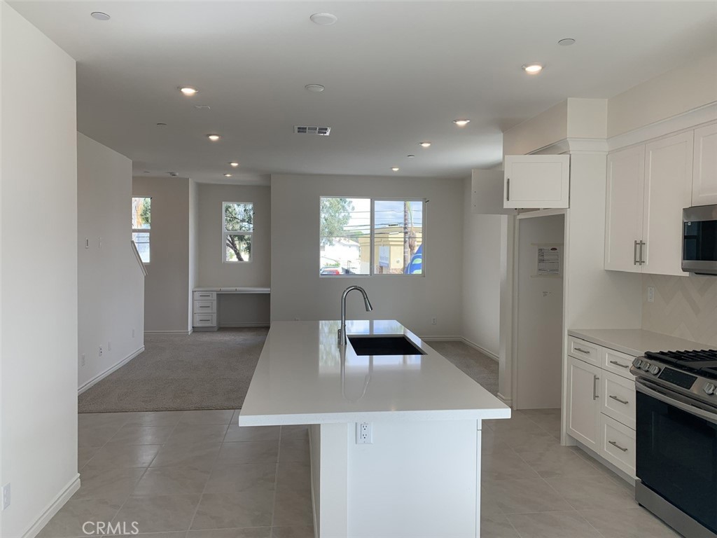 11456 Artesia Property Photo 3