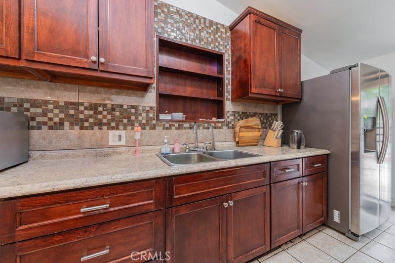 443 N Begonia Property Photo 12