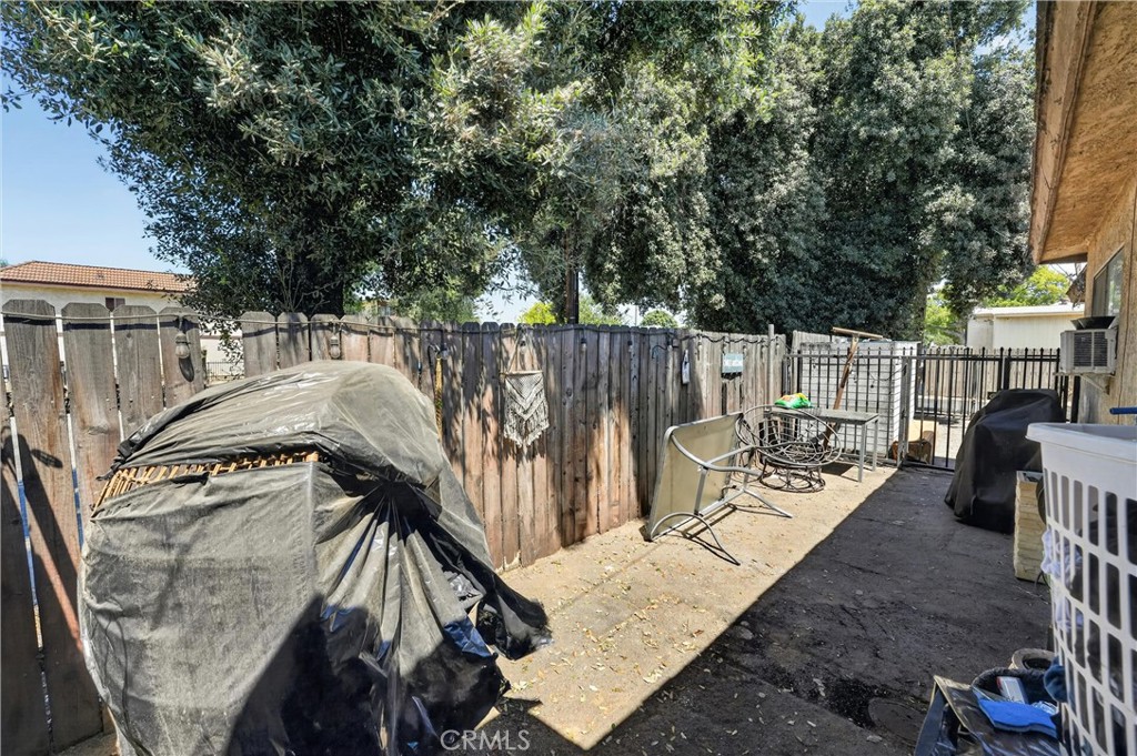 805 E 8th Street Property Photo 24