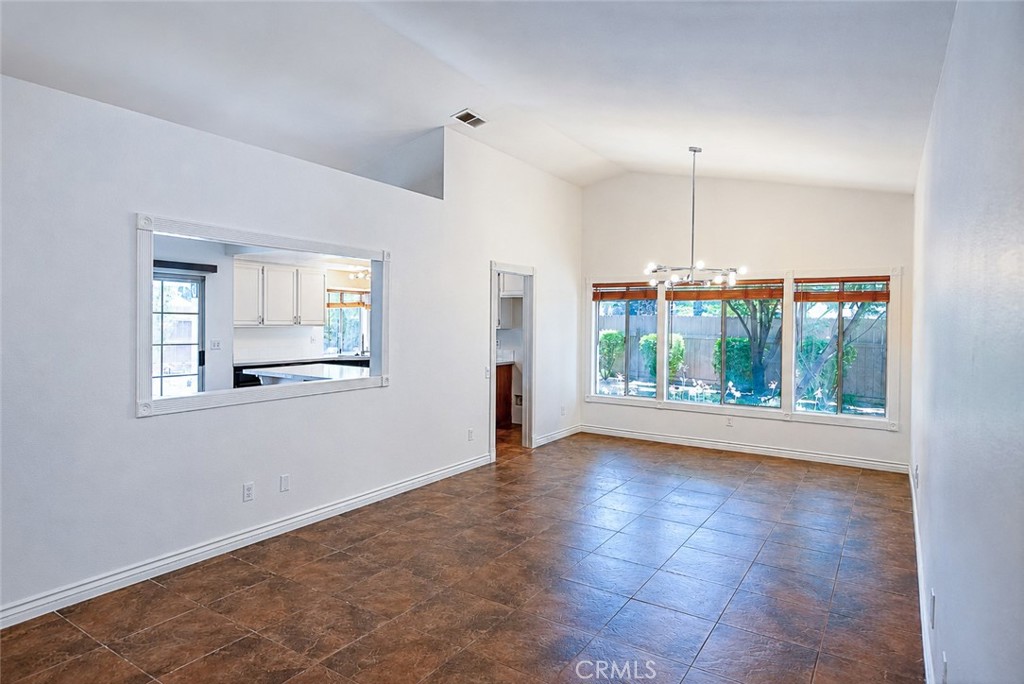42375 Carino Property Photo 3