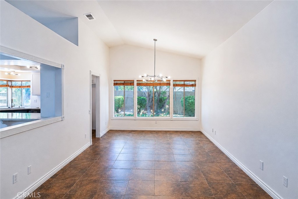 42375 Carino Property Photo 5