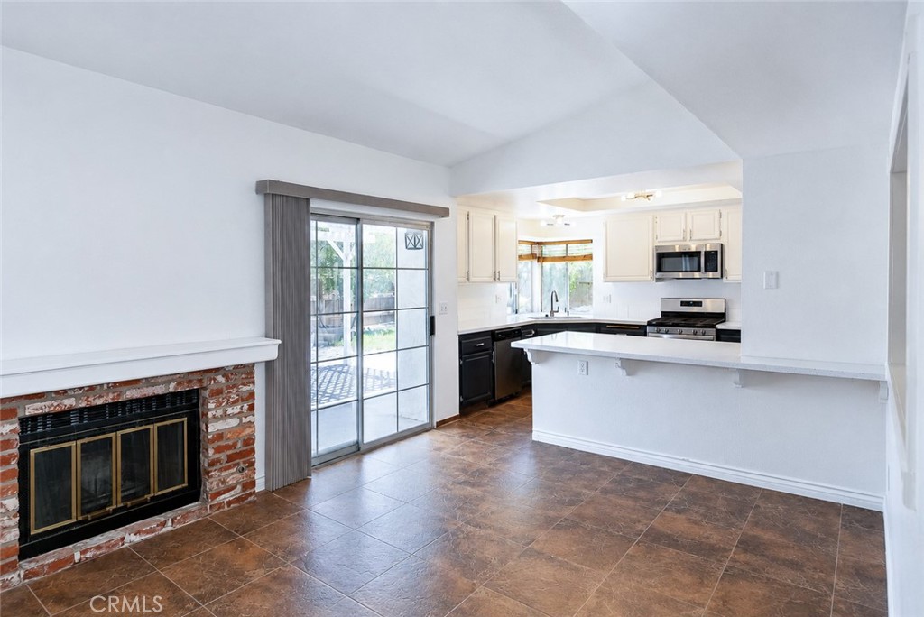 42375 Carino Property Photo 6