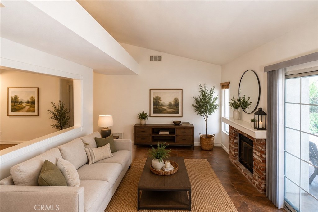 42375 Carino Property Photo 8