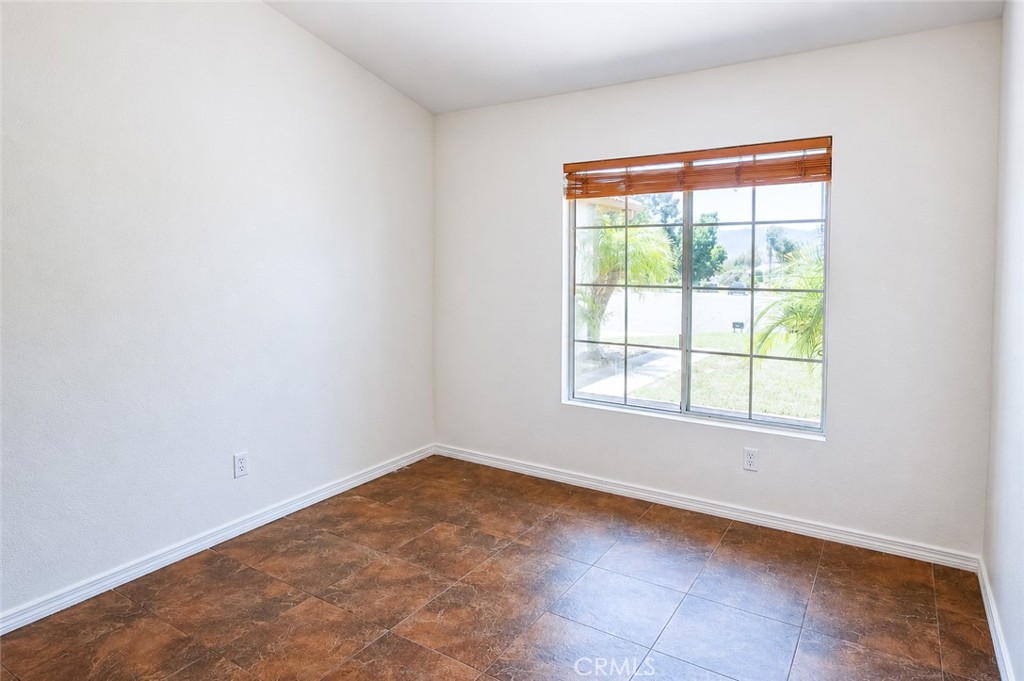 42375 Carino Property Photo 10