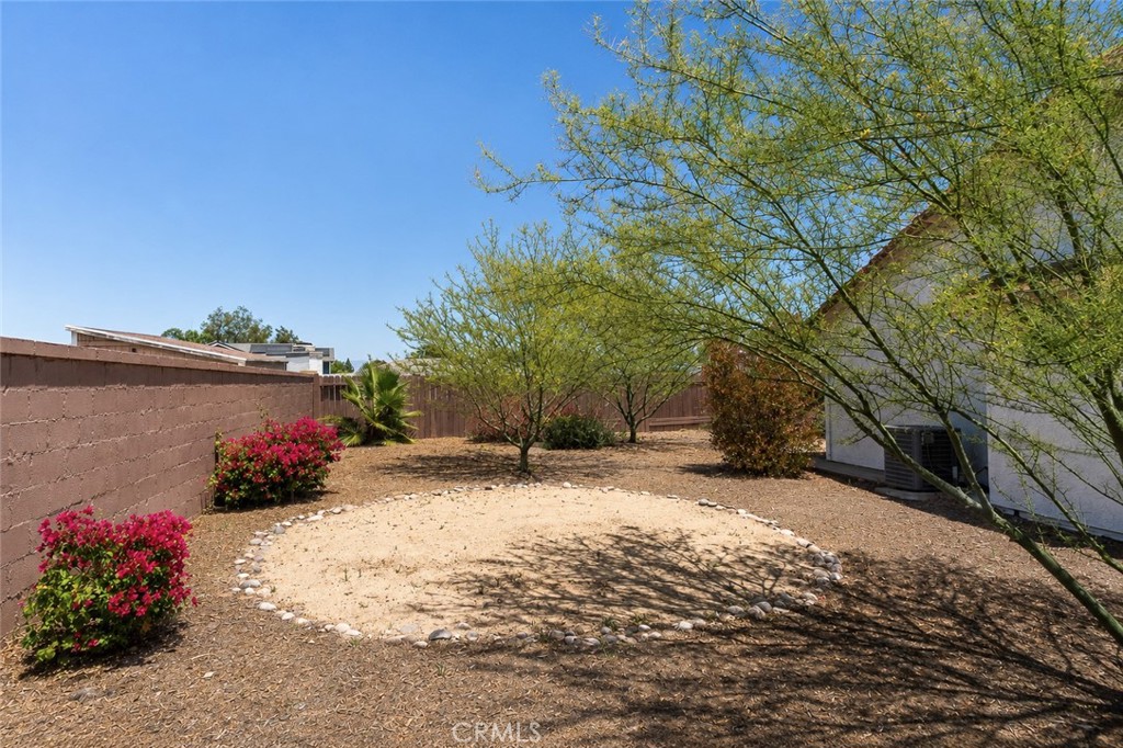 42375 Carino Property Photo 23