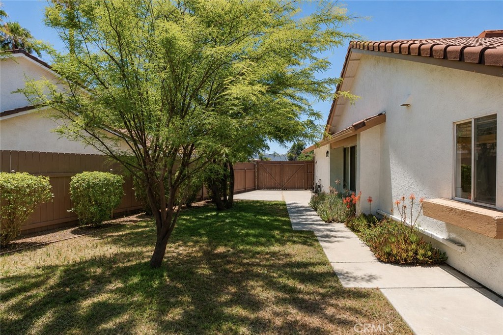 42375 Carino Property Photo 26