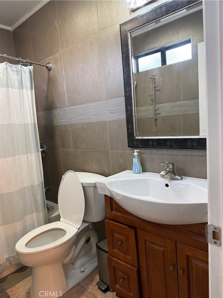 830 N Olive Property Photo 18