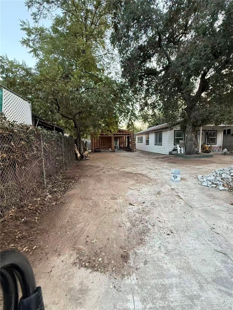 170 E Tremont Property Photo 5