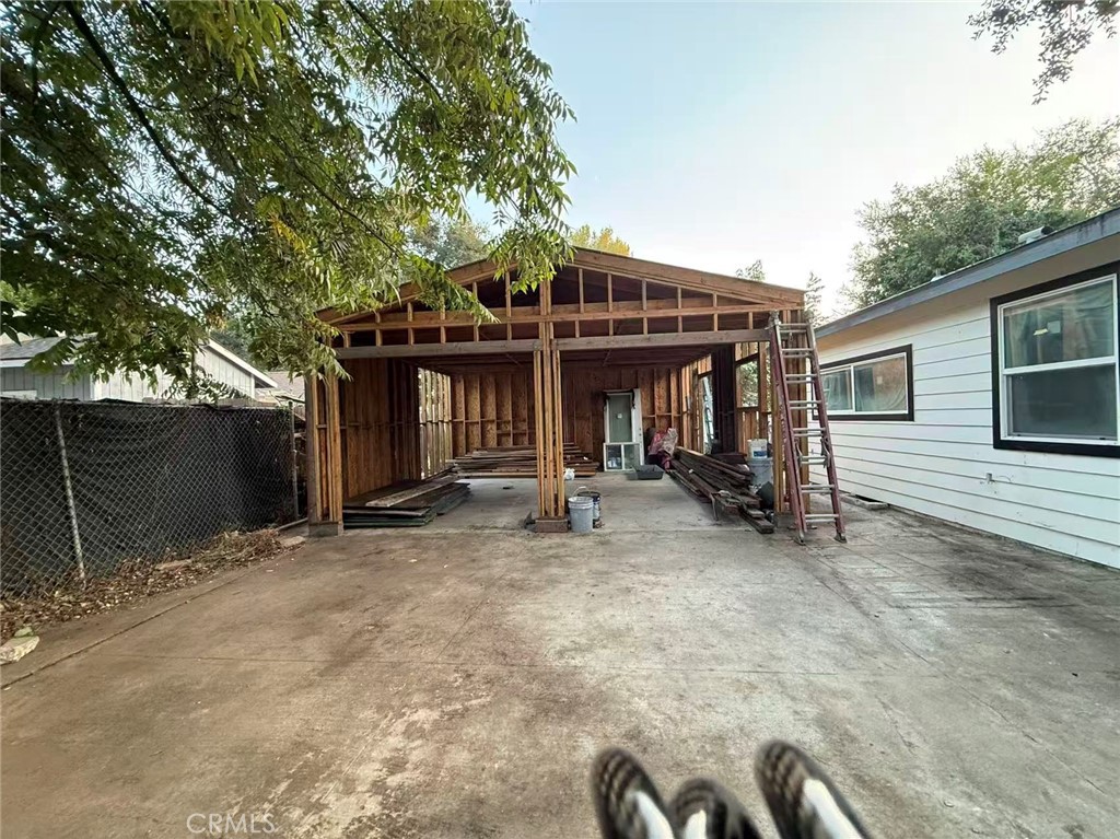 170 E Tremont Property Photo 6