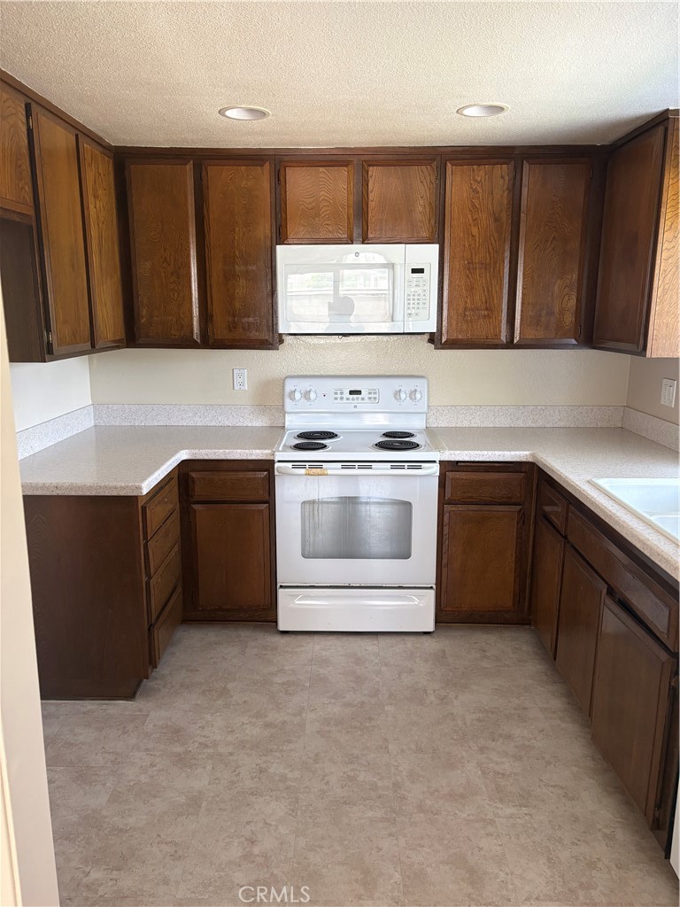 13630 La Jolla Circle E Property Photo 9