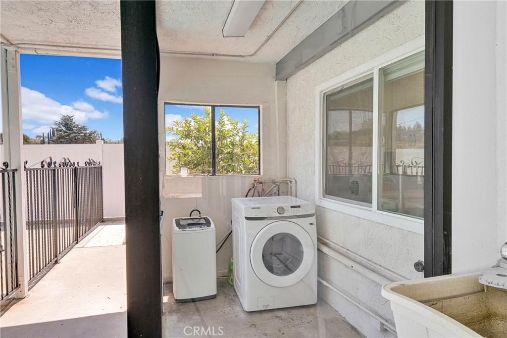 191 Roca Way Property Photo 28