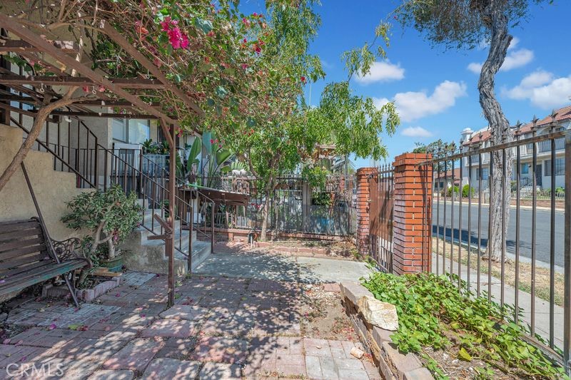 225 N Baltimore A Property Photo 2
