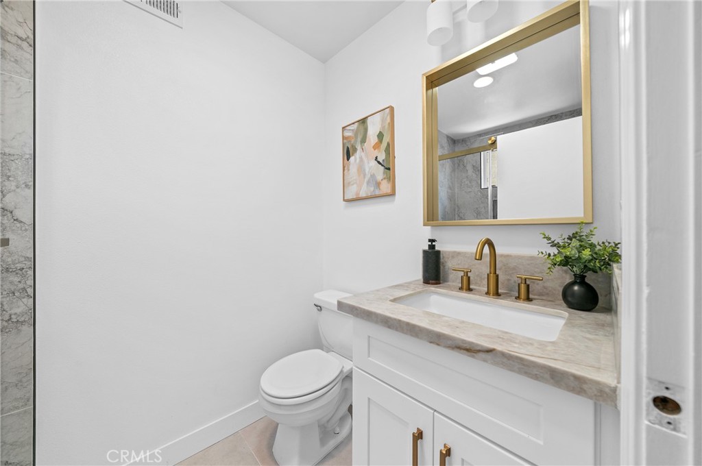 2437 Westmont Property Photo 26