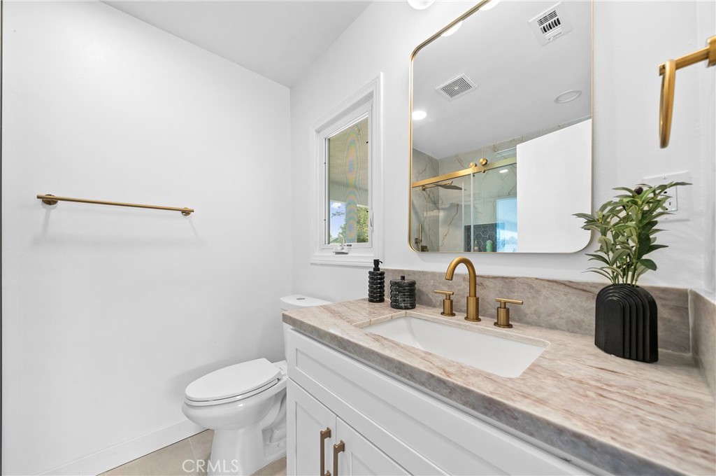2437 Westmont Property Photo 30