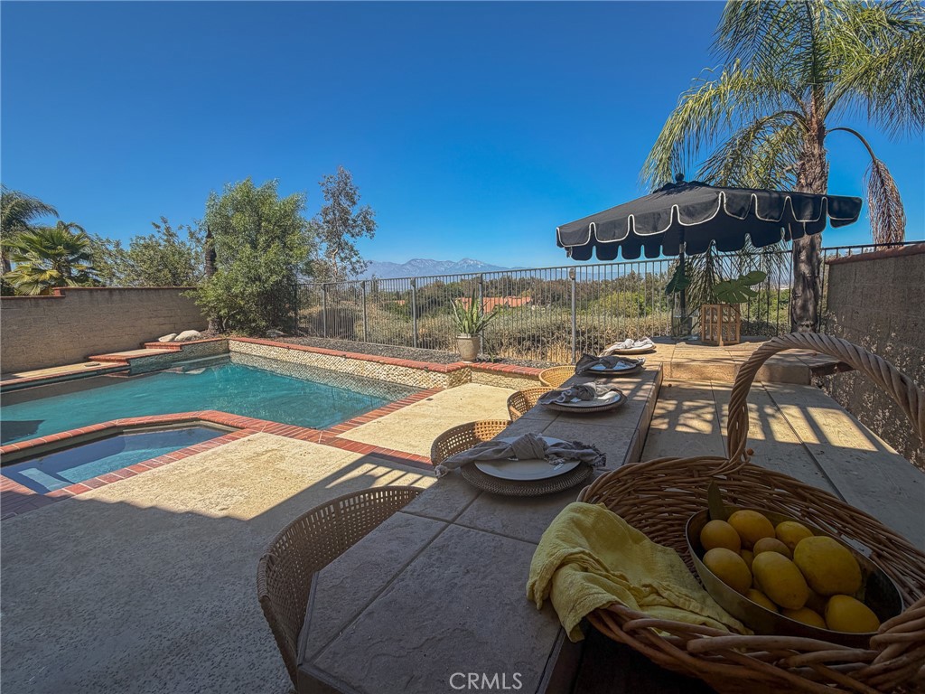 15657 Ladera Vista Property Photo 6