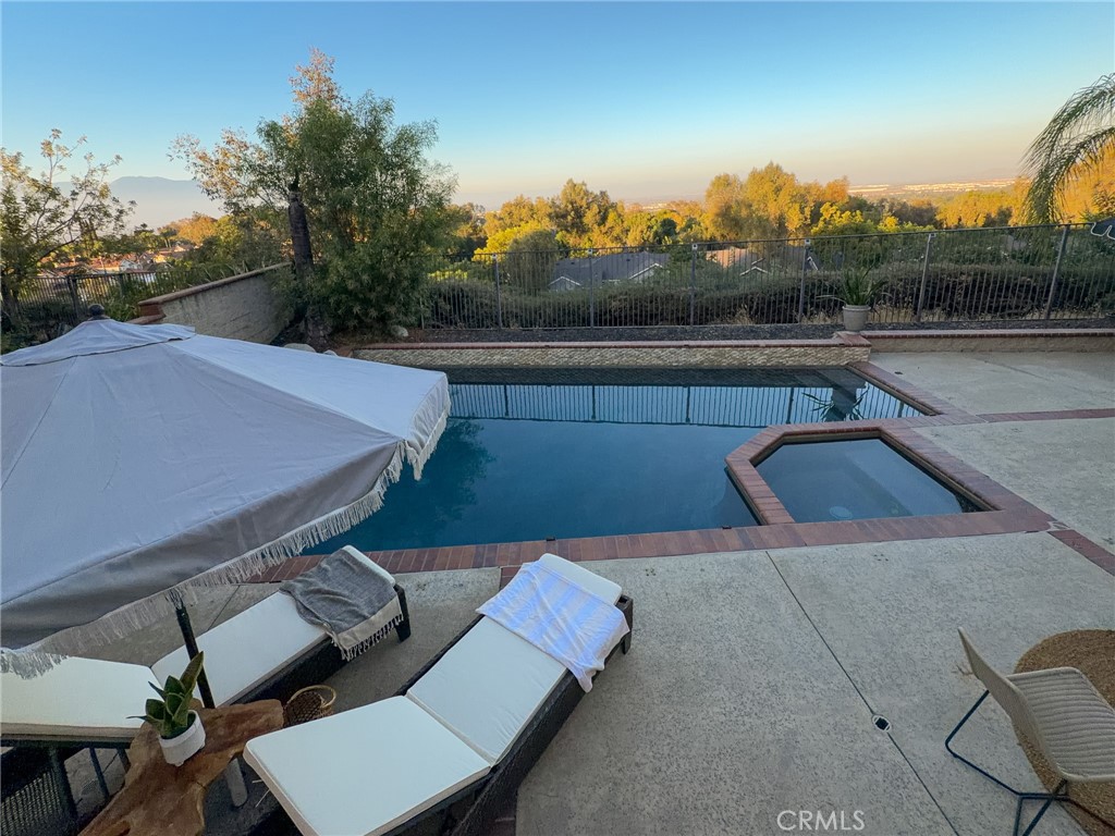 15657 Ladera Vista Property Photo 9