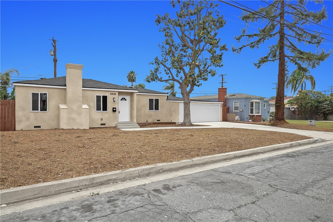 8430 Manzanar Avenue Property Photo 4