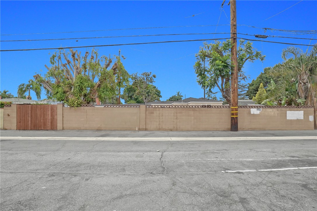 8430 Manzanar Avenue Property Photo 11