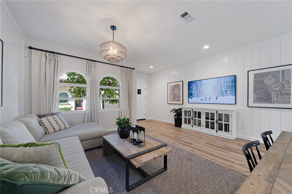 786 Francesca Property Photo 1