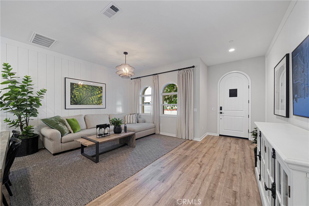 786 Francesca Property Photo 3