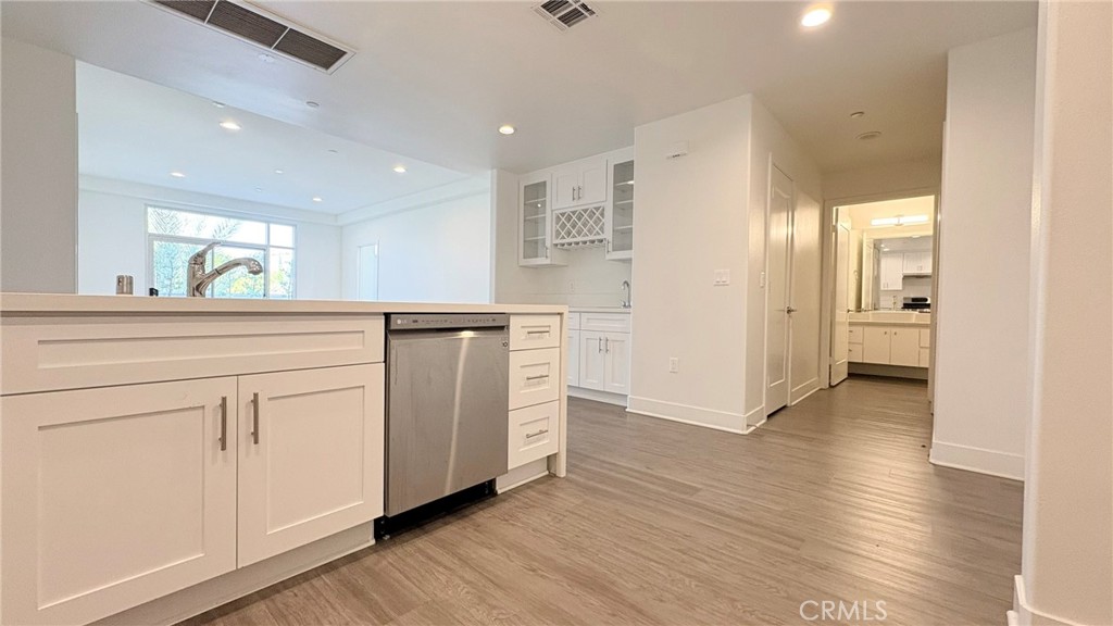 56 E Duarte Road #320 Property Photo 3