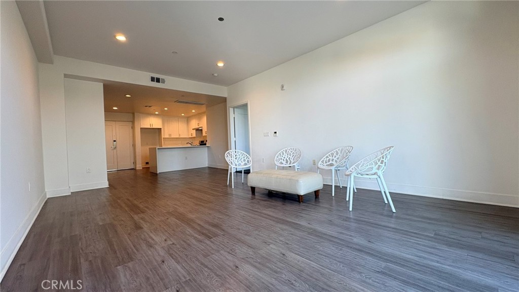56 E Duarte Road #320 Property Photo 5