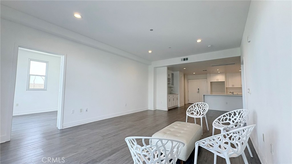 56 E Duarte Road #320 Property Photo 6