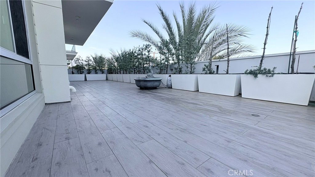 56 E Duarte Road #320 Property Photo 20