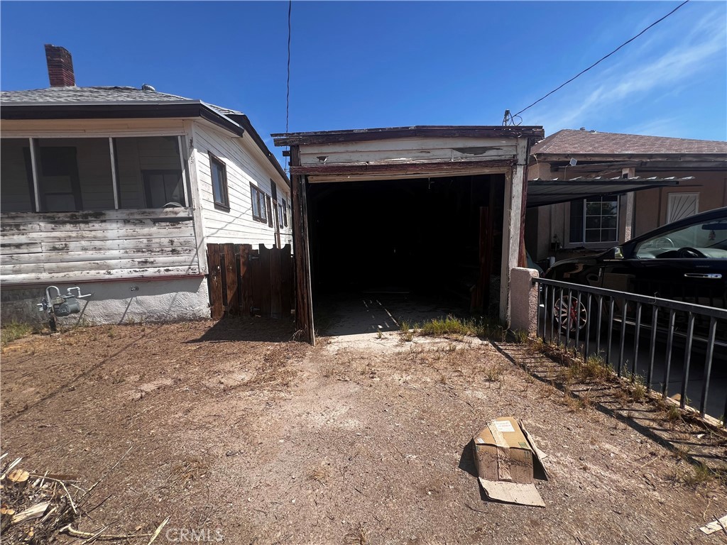 421 Palm Way Property Photo 4