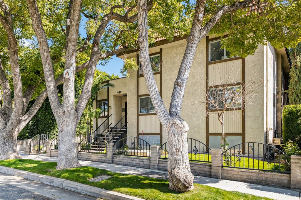 432 S Oak Knoll Avenue 4 Property Photo 1