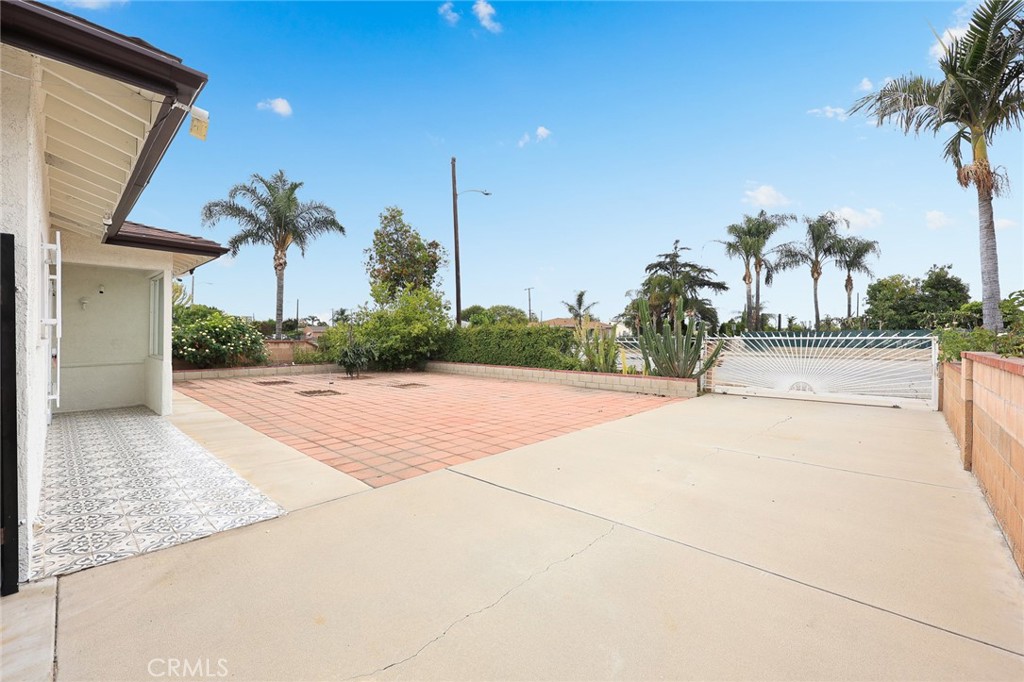 5024 Baldwin Park Boulevard Property Photo 4