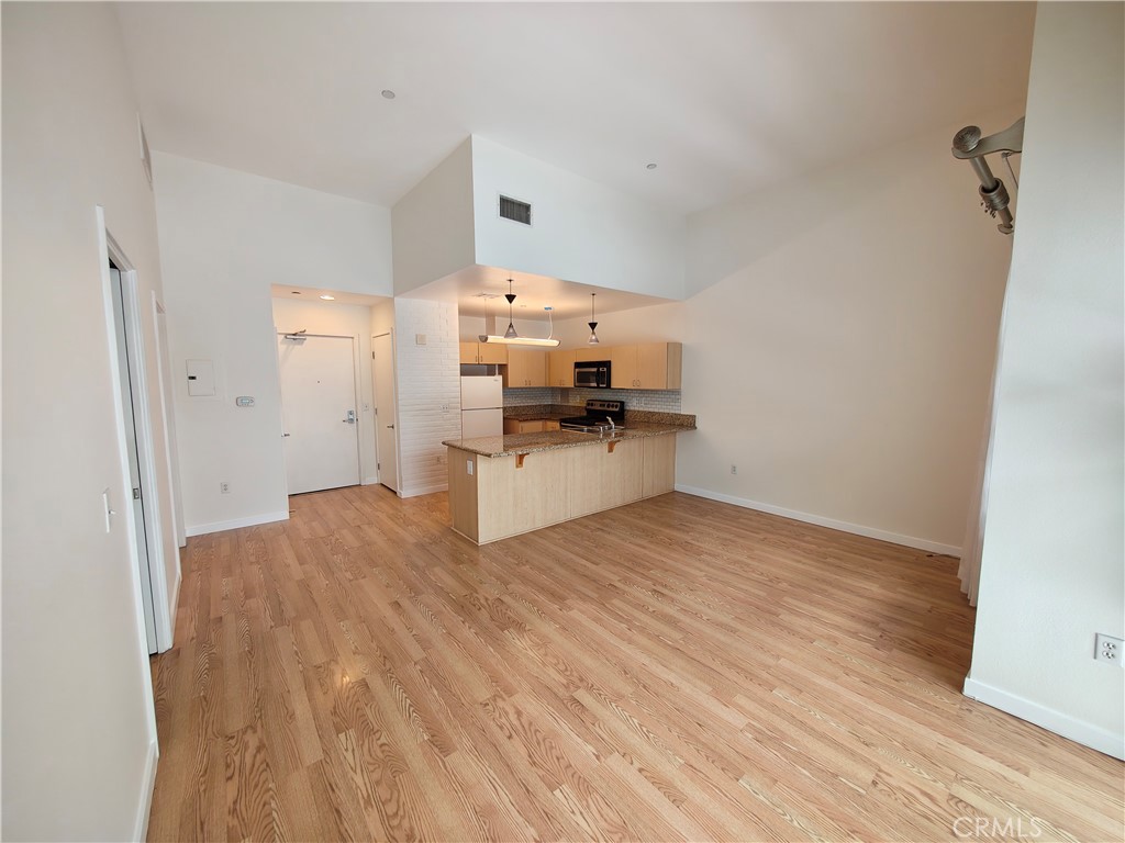 630 W 6th Street 506 Property Photo 6