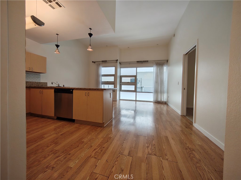 630 W 6th Street 506 Property Photo 9
