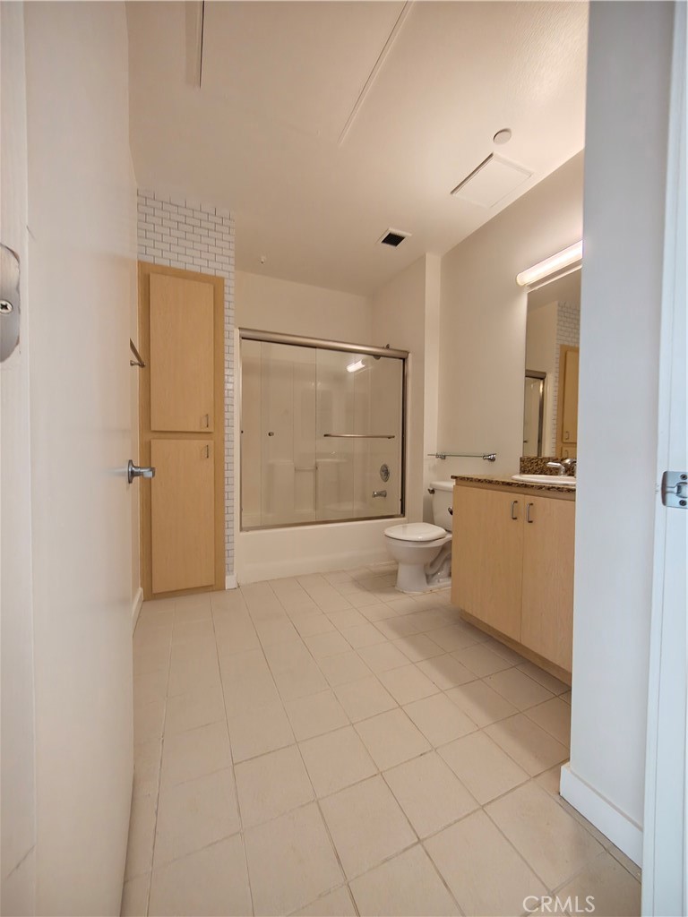 630 W 6th Street 506 Property Photo 13