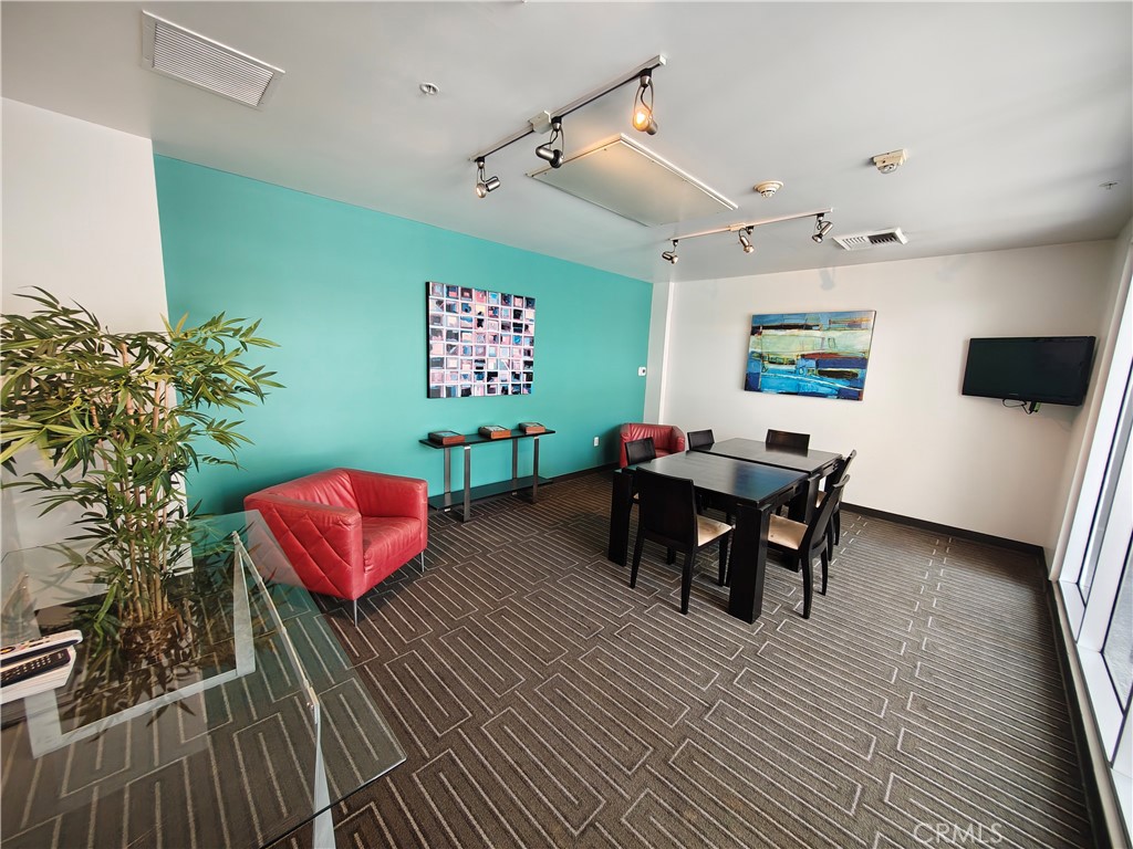 630 W 6th Street 506 Property Photo 16