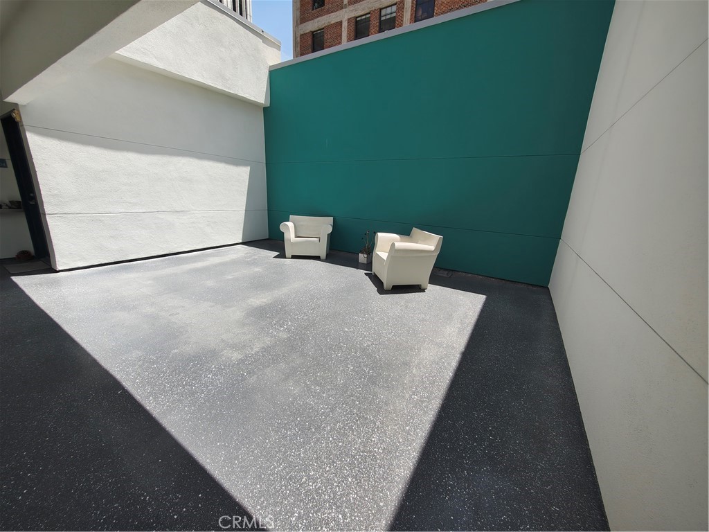 630 W 6th Street 506 Property Photo 30