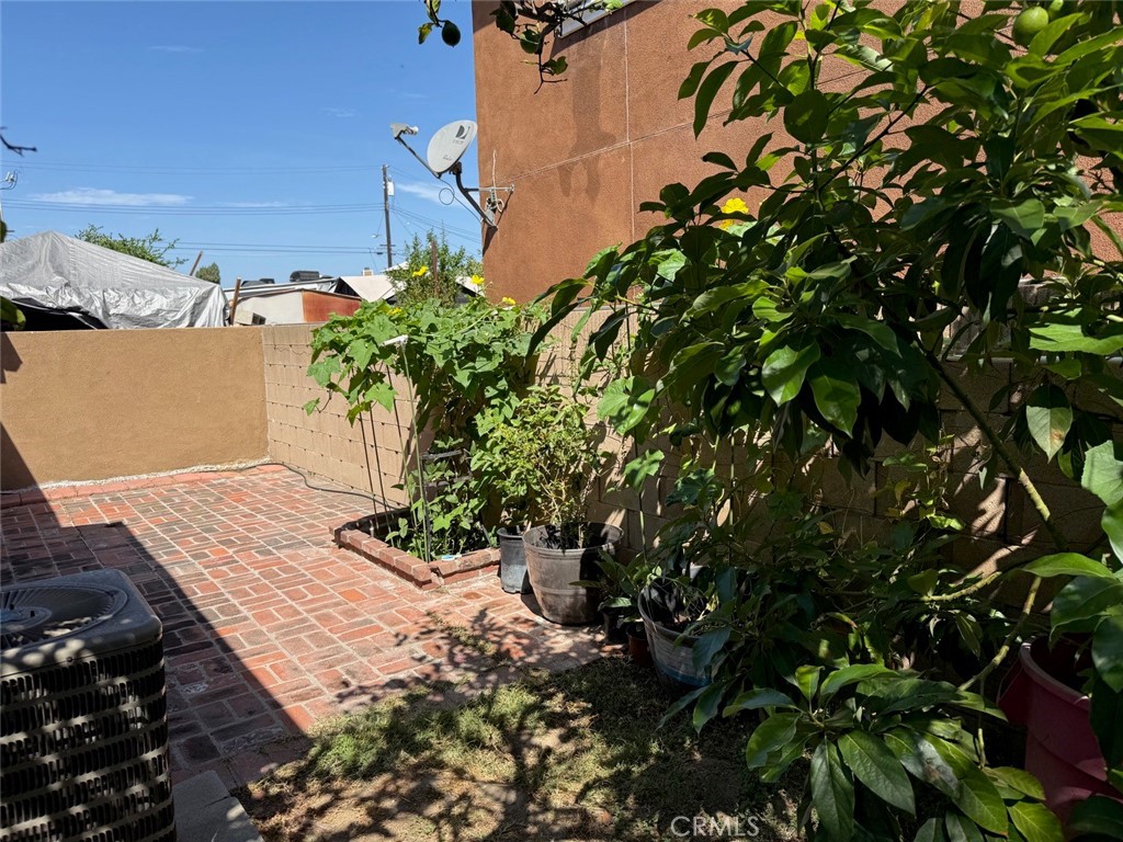 6975 Agra Property Photo 10