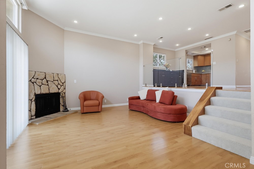 415 Sefton Avenue G Property Photo 1